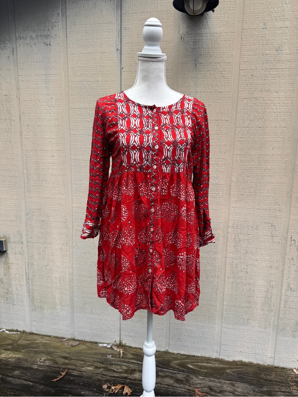 Max Red Patterned Button-Front Mini Dress - Picture 2 of 10